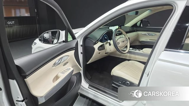 Genesis GV70 2023 Белый из Кореи, фото 2