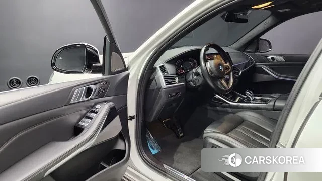 BMW X7 (G07) 2021 Белый из Кореи, фото 2