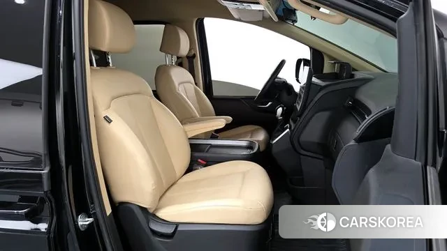 Hyundai Staria 2021 Черный из Кореи, фото 2