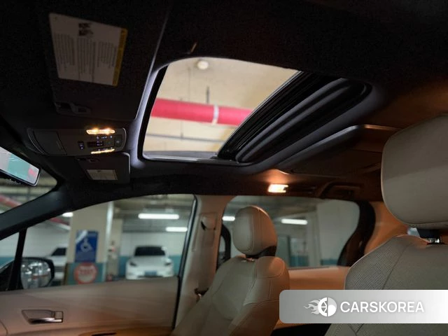 Toyota Sienna 4th Generation 2022 Серый из Кореи, фото 2