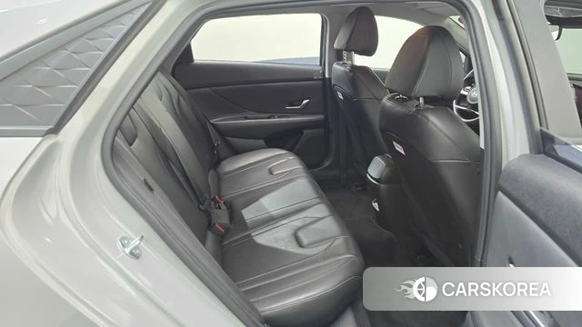 Hyundai The New Avante (CN7) 2023 Серебристо-серый из Кореи, фото 2