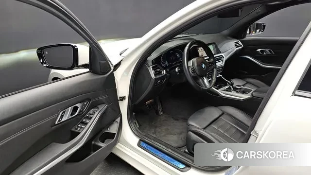 BMW 3 Series (G20) 2021 Белый из Кореи, фото 2