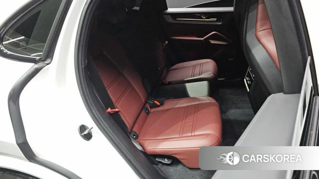 Porsche Cayenne (PO536) 2024 Белый из Кореи, фото 2