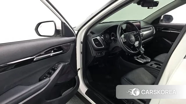 Kia Seltos 2022 Белый из Кореи, фото 2