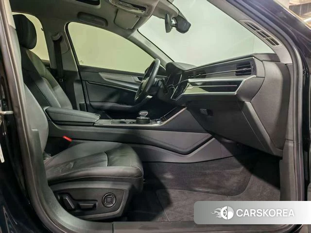 Audi A6 (import) 2023 Черный из Китая, фото 2