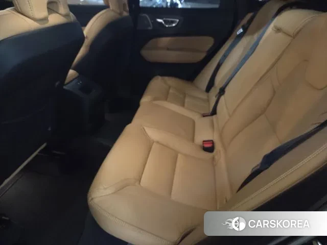 Volvo XC60 second Generation 2024 Черный из Кореи, фото 2