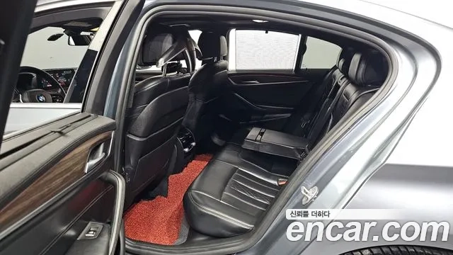 BMW 5 Series (G30) 2018 Серебристо-серый из Кореи, фото 2
