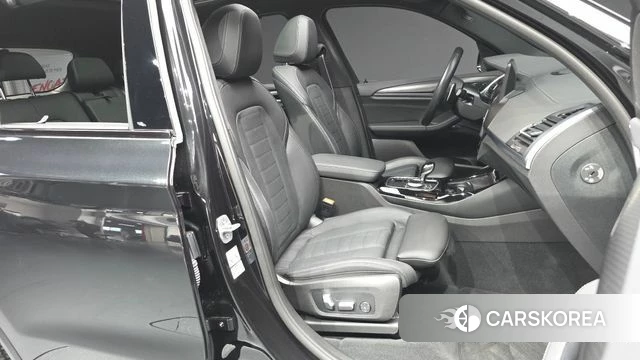 BMW X3 (G01) 2022 Черный из Кореи, фото 2
