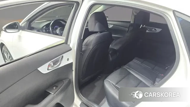 Kia The New K3 2nd generation 2022 Белый из Кореи, фото 2