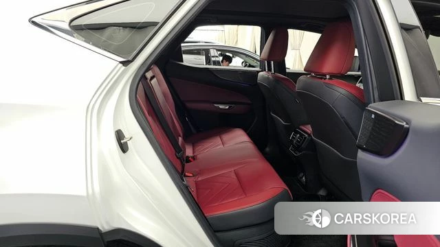 Lexus NX350h Second generation 2024 Белый из Кореи, фото 2