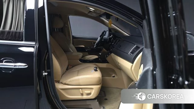 Kia The New Carnival 2018 Черный из Кореи, фото 2