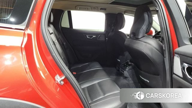 Volvo V60 Cross-Country 2nd Generation 2020 Красный из Кореи, фото 2