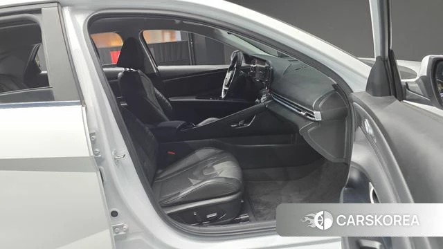 Hyundai The New Avante (CN7) 2024 Белый из Кореи, фото 2