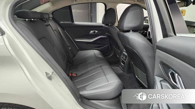 BMW 3 Series (G20) 2020 Белый из Кореи, фото 2