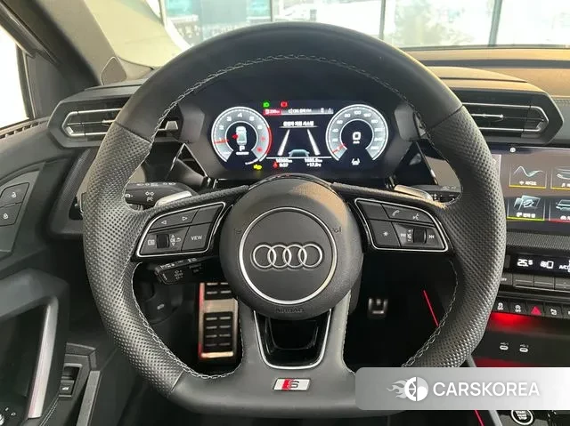 Audi A3 (8Y) 2025 Белый из Кореи, фото 2