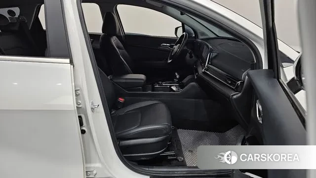 Kia Sportage 5th Generation 2023 Белый из Кореи, фото 2