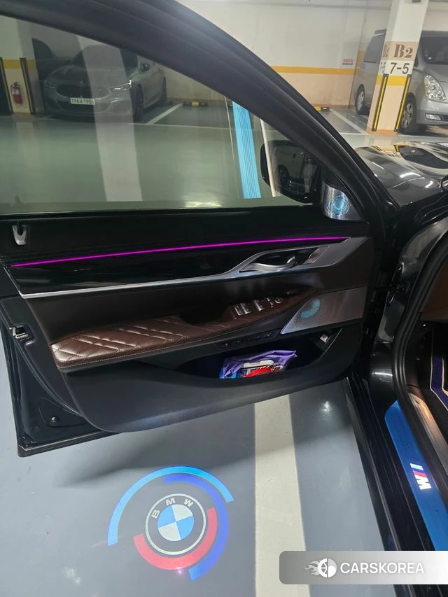 BMW 7 Series (G11) 2022 Черный из Кореи, фото 2
