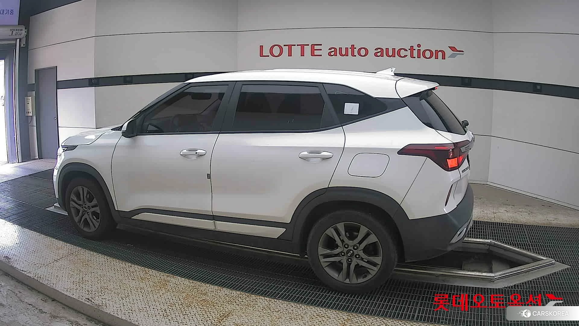Kia Seltos 2022 Белый из Кореи, фото 2