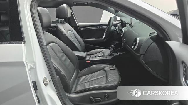 Audi New A3 2018 Белый из Кореи, фото 2