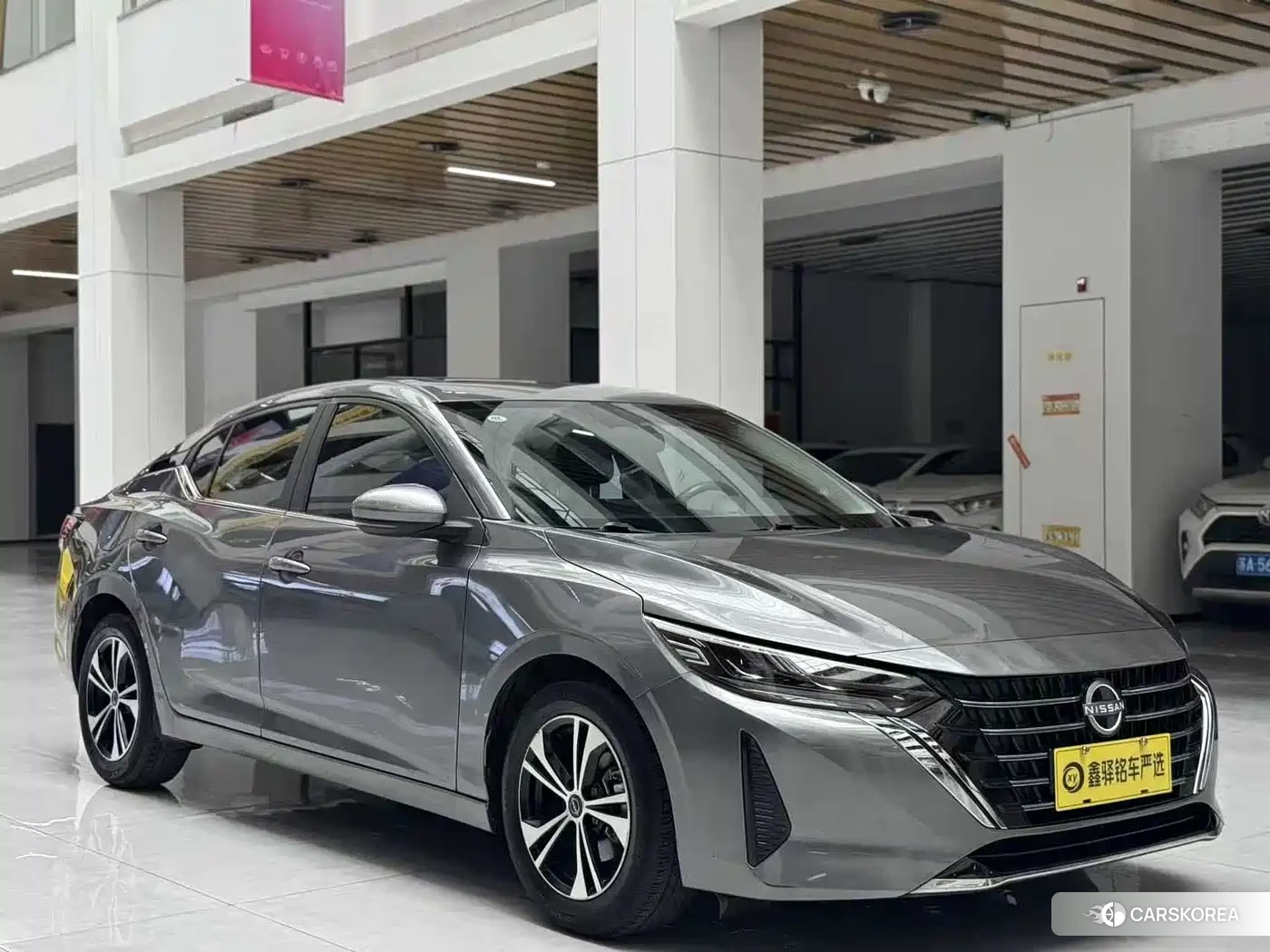 Nissan Sylphy 2025 Silver/gray из Китая, фото 2