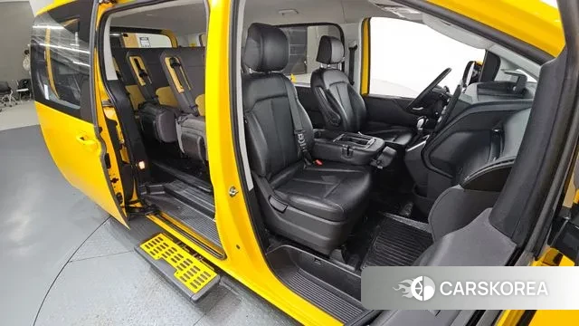 Hyundai Staria 2022 Желтый из Кореи, фото 2