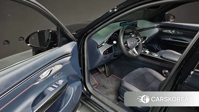 Genesis GV70 2021 Черный из Кореи, фото 2