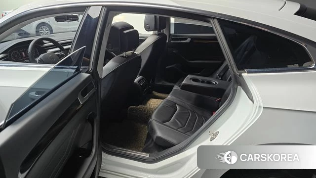 Volkswagen Arteon 2022 Белый из Кореи, фото 2