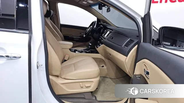 Kia The New Carnival 2019 Белый из Кореи, фото 2