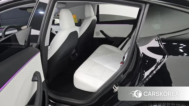 Tesla Model 3 2024 Черный из Кореи, фото 2