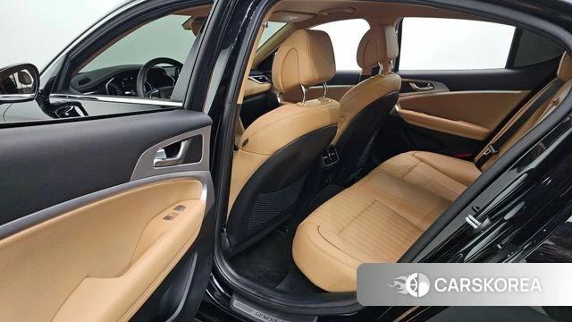 Genesis The New G70 2022 Черный из Кореи, фото 2