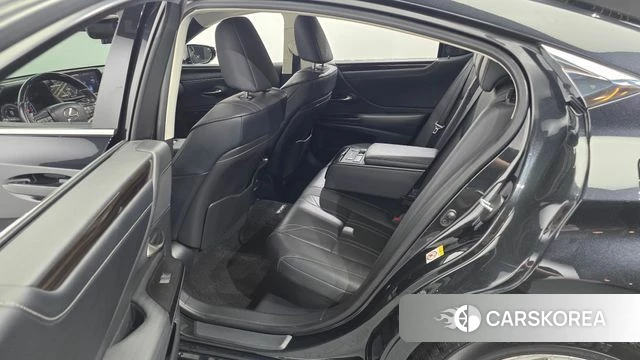 Lexus ES300h 7th generation 2019 Черный из Кореи, фото 2