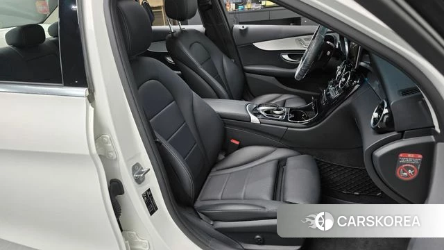 Mercedes-Benz C-Class W205 2018 Белый из Кореи, фото 2