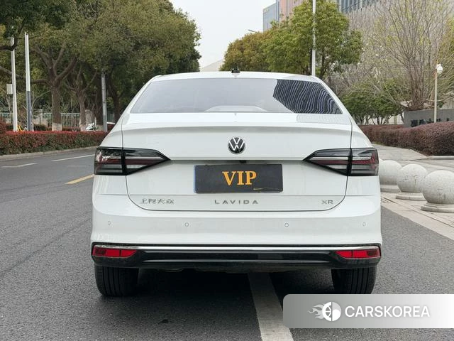 Volkswagen Lavida 2024 Белый из Китая, фото 2