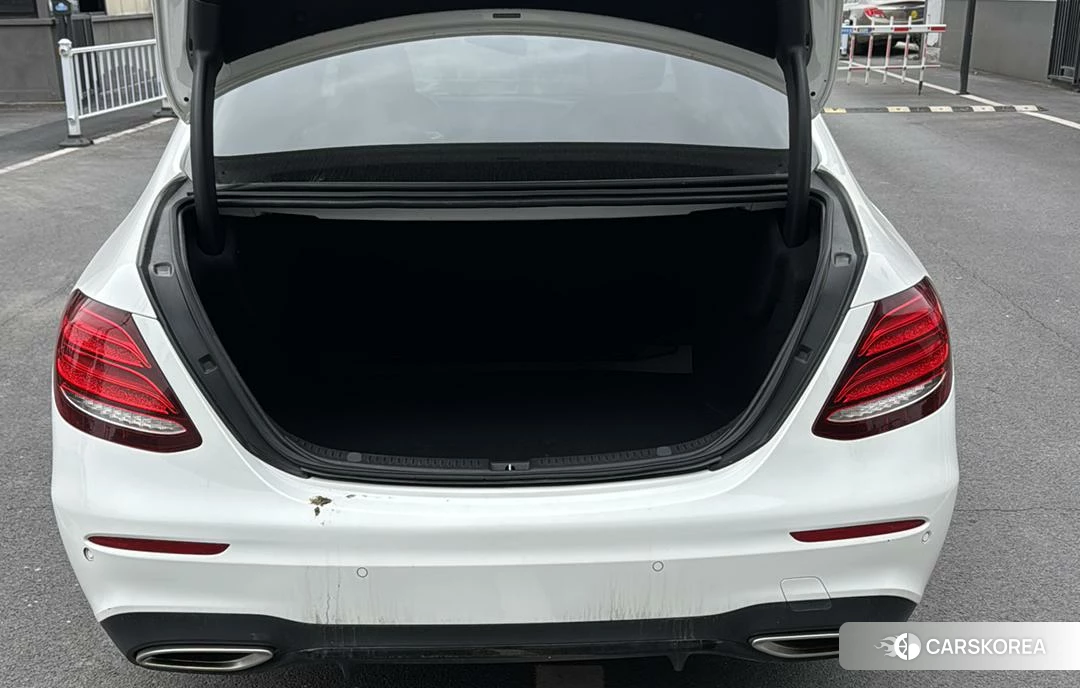Mercedes-Benz E-class (imported) 2019 Белый из Китая, фото 2