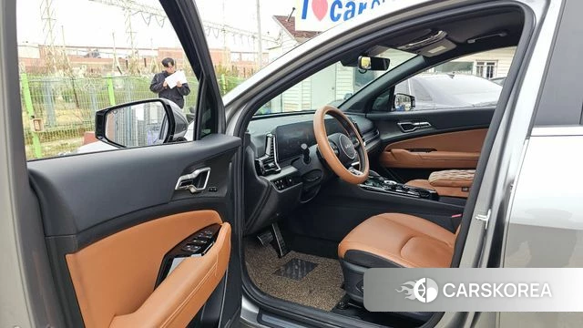 Kia Sportage 5th Generation Hybrid 2023 Серебристо-серый из Кореи, фото 2