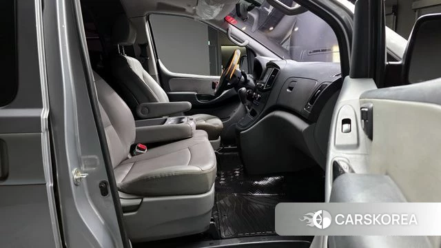 Hyundai The New Grand Starex 2018 Серебристо-серый из Кореи, фото 2