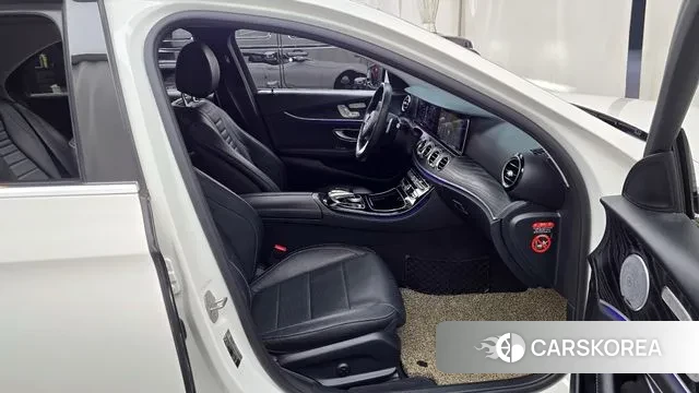 Mercedes-Benz E-Class W213 2018 Белый из Кореи, фото 2