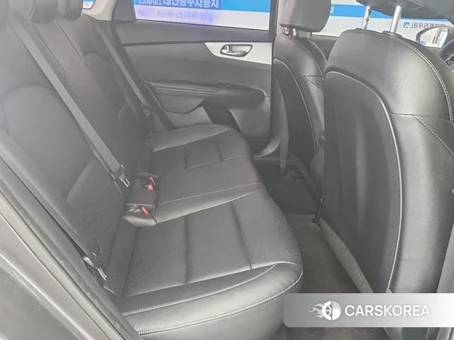 Kia The New K3 2nd generation 2022 Серый из Кореи, фото 2