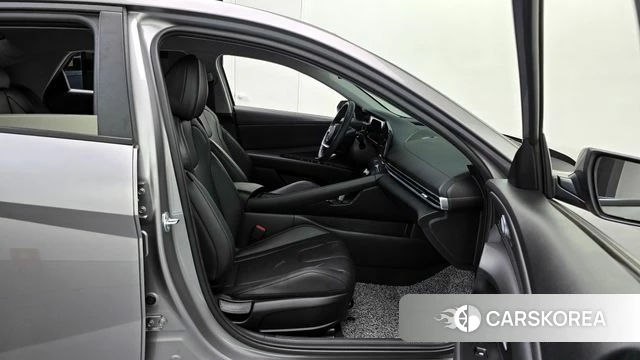 Hyundai The New Avante (CN7) 2024 Серебристо-серый из Кореи, фото 2
