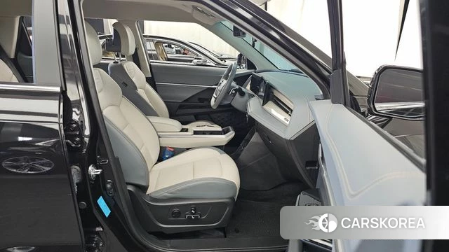 Ssangyong Torres EVX 2023 Черный из Кореи, фото 2