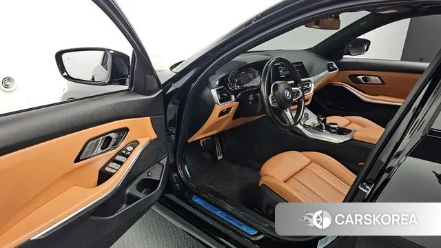 BMW 3 Series (G20) 2022 Черный из Кореи, фото 2