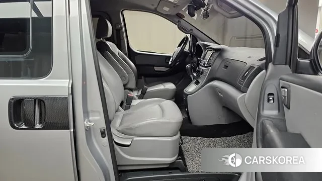 Hyundai The New Grand Starex 2018 Серебристо-серый из Кореи, фото 2