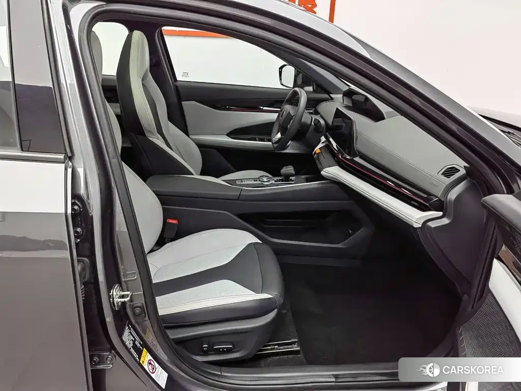 Chang'an UNI-V Smart iDD 2024 Silver/gray из Китая, фото 2