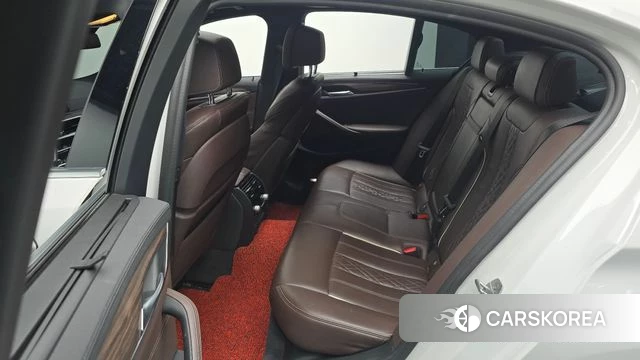 BMW 5 Series (G30) 2019 Белый из Кореи, фото 2