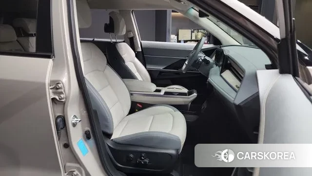 Ssangyong Torres EVX 2024 Песочный из Кореи, фото 2