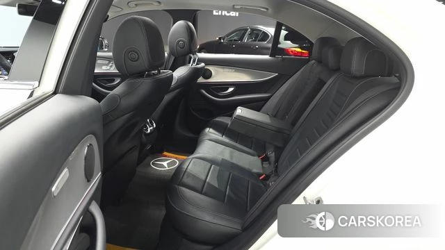 Mercedes-Benz E-Class W213 2019 Белый из Кореи, фото 2
