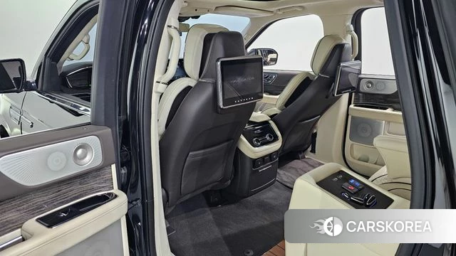 Lincoln Navigator 4th generation 2020 Черный из Кореи, фото 2