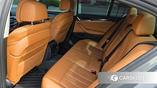 BMW 5 Series (G30) 2022 Серый из Кореи, фото 2