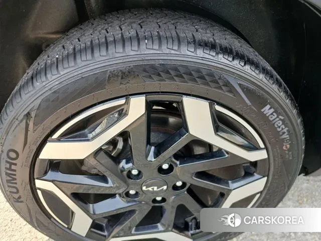 Kia The New Seltos 2023 Серый из Кореи, фото 2