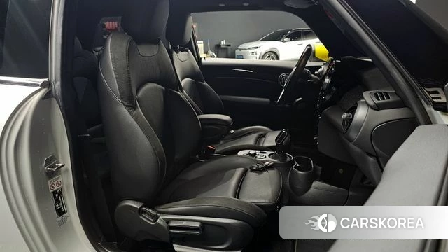 Mini Cooper Electric 2022 Серебристо-серый из Кореи, фото 2